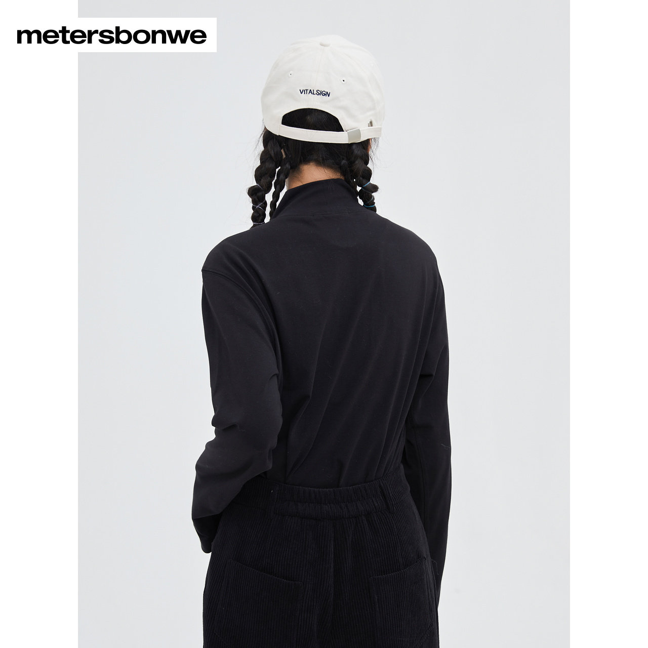  美特斯邦威outlets店T恤