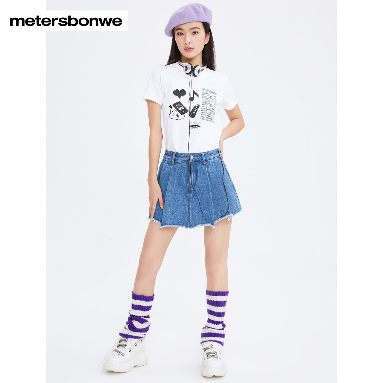  美特斯邦威outlets店T恤