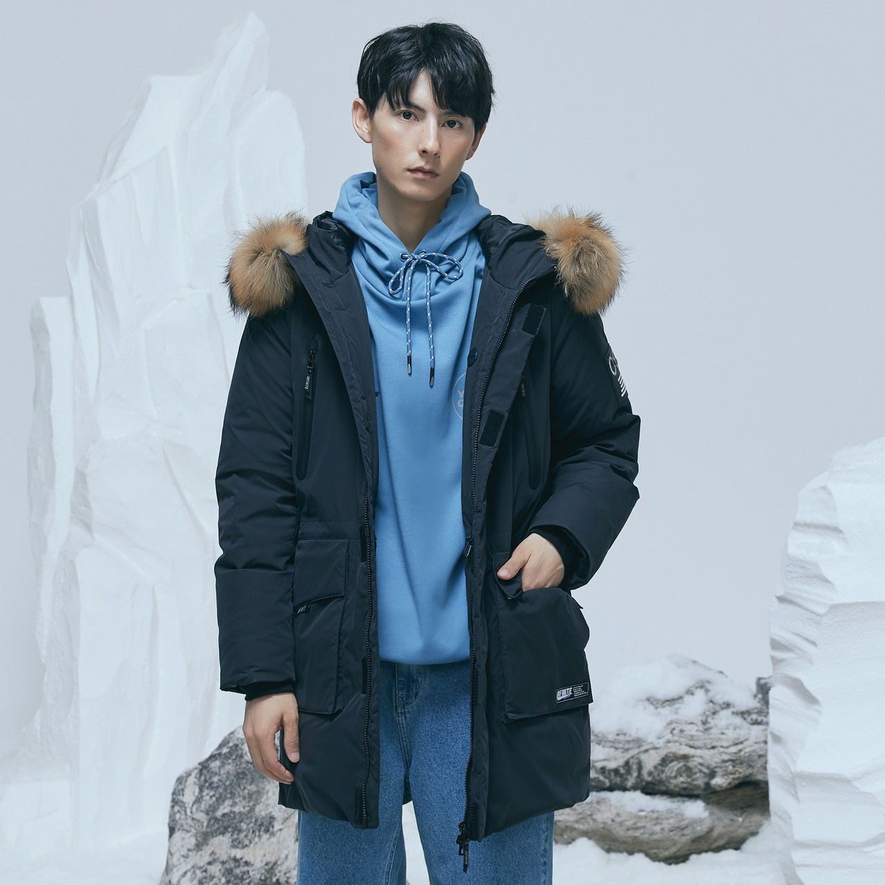  美特斯邦威outlets店羽绒服