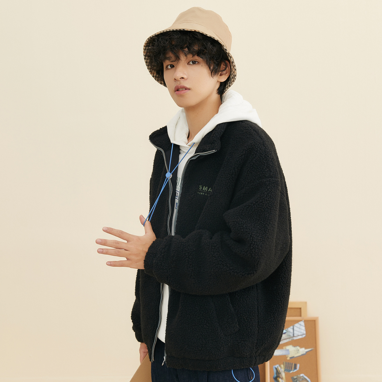  美特斯邦威outlets店棉衣