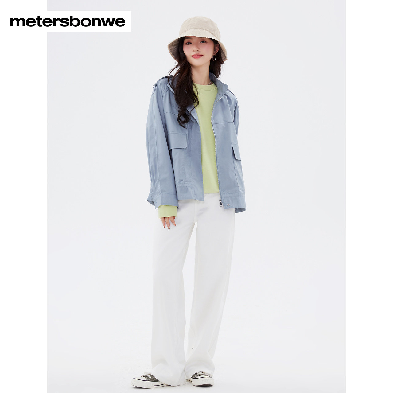  美特斯邦威outlets店短外套