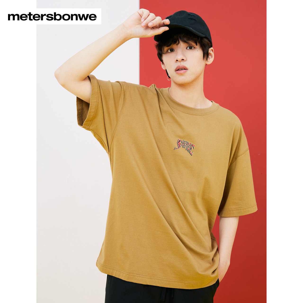  美特斯邦威outlets店T恤