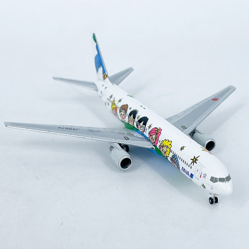 1:400全日空航空波音767客机JA8674飞机模型合金成品摆件收藏 - 图3