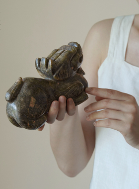 新中式样板间书房玉石雕刻龙摆件