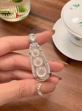 2026天然冰种玉髓吊坠翡翠色福豆少女玉石镶银色四季豆玛瑙项链子