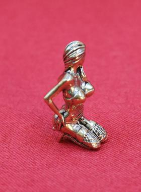 2026创意黄铜跪姿美女摆件女孩肤白貌美大长腿火辣身材模特性感小