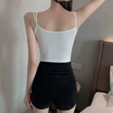 Дизайнерский бюстгальтер-топ, весенний топ с чашечками, коллекция 2022, тренд сезона, облегающий крой