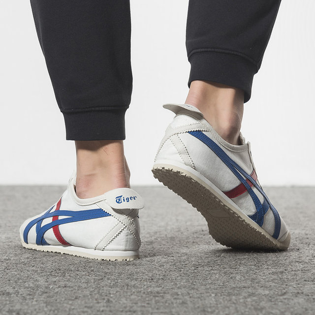 onitsuka tiger on feet