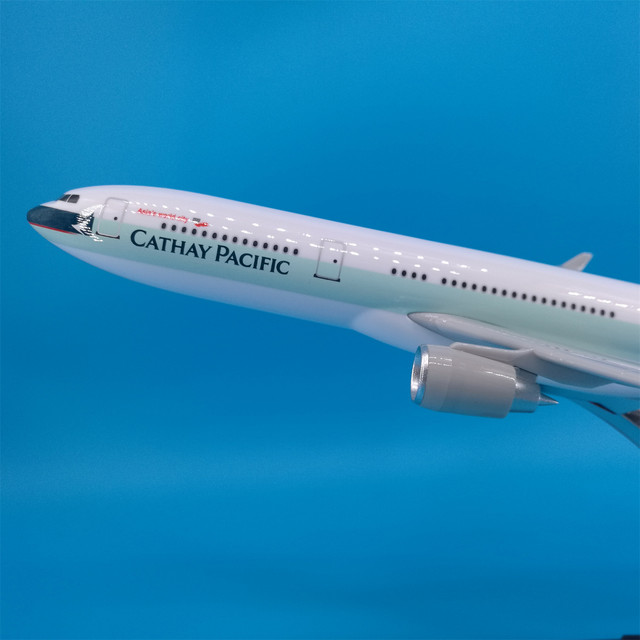 Cathay Pacific aircraft model ornaments are highly realistic