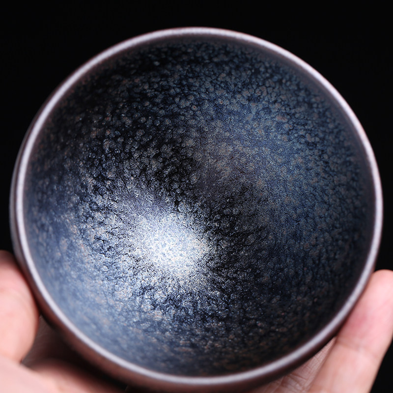 Famous artist Li Zhengui builds a master cup and tea cup under the starry sky