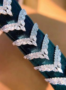 时尚百搭气质大V唯美浪漫深V形