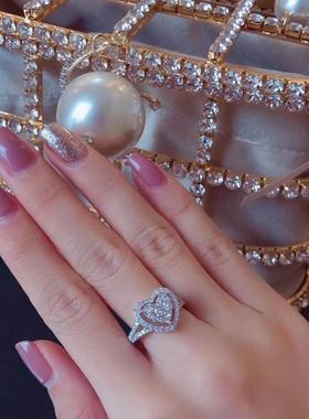 豪华轻奢气质群镶克拉效果大爱心