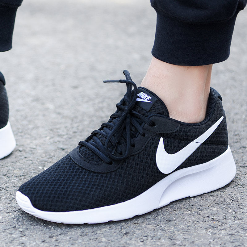 nike耐克官网旗舰新款轻便跑步鞋 银泰百货潮流跑步鞋