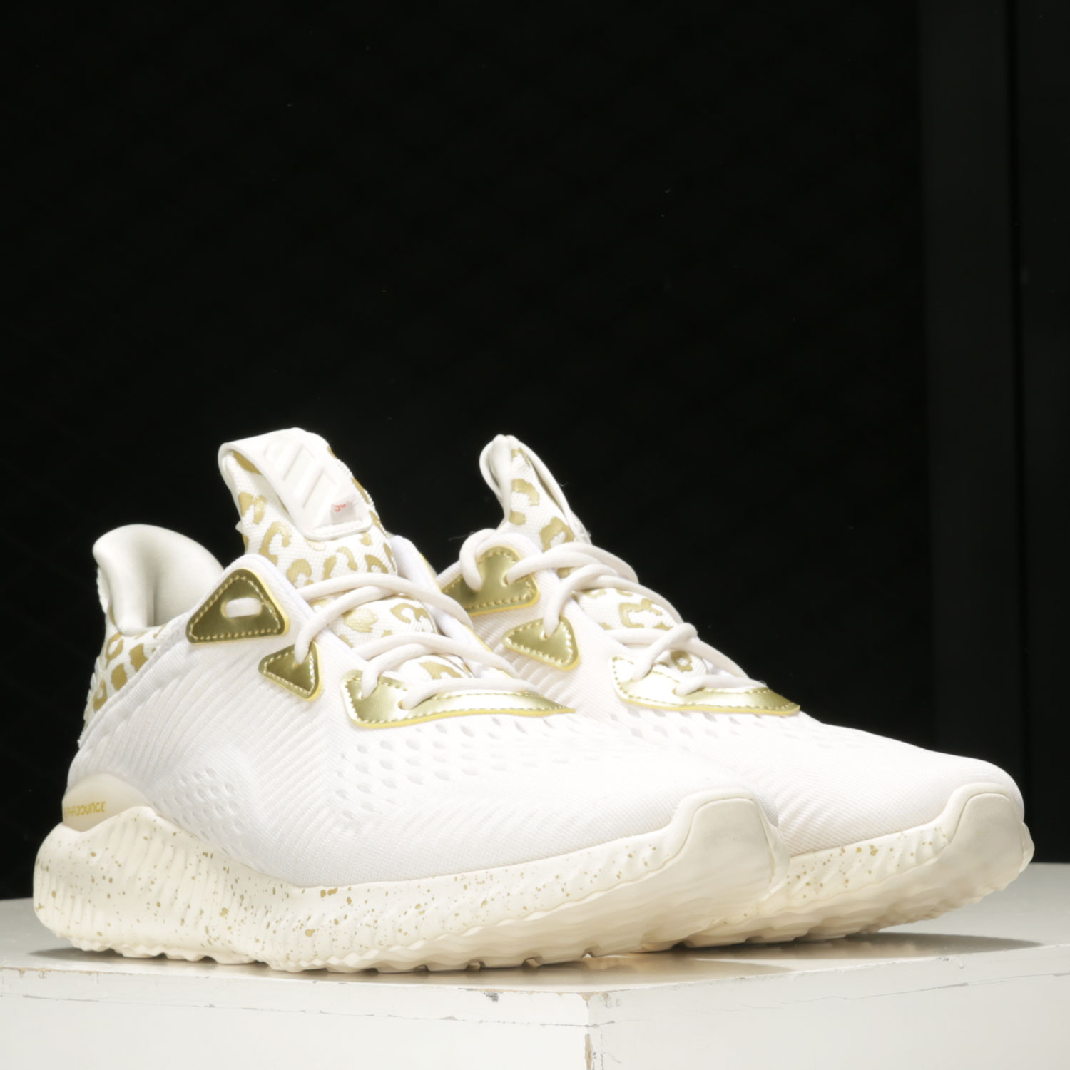 Adidas/阿迪达斯官方正品 ALPHABOUNCE 男女缓震跑步运动鞋FW1237