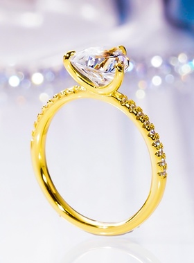 简约时尚黄金爱心戒指