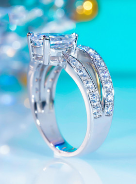 莫桑石1.5克拉水滴戒指