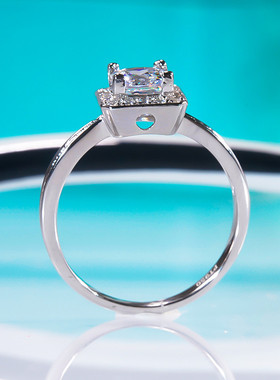 D色莫桑石轻奢公主方形戒指