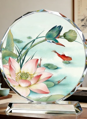 彩绘荷花翠鸟圆形水晶摆台荷塘清趣居家玄关雅致吉祥轻奢工艺摆件