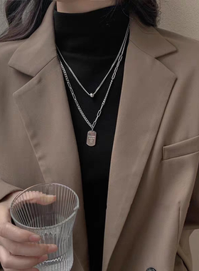 双层叠戴铭牌钛钢毛衣项链女2025年新款潮吊坠网红设计感短款配饰
