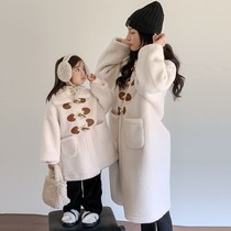 Pro-child bottling new wave Winter mother-son female dress with long lamb suede buffalo horn button windcoat Thickened Jacket