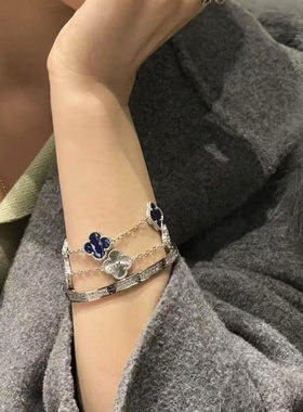 红玉髓镭射四叶草五花手链女18K玫瑰金轻奢叠戴礼物贝母黄金首饰