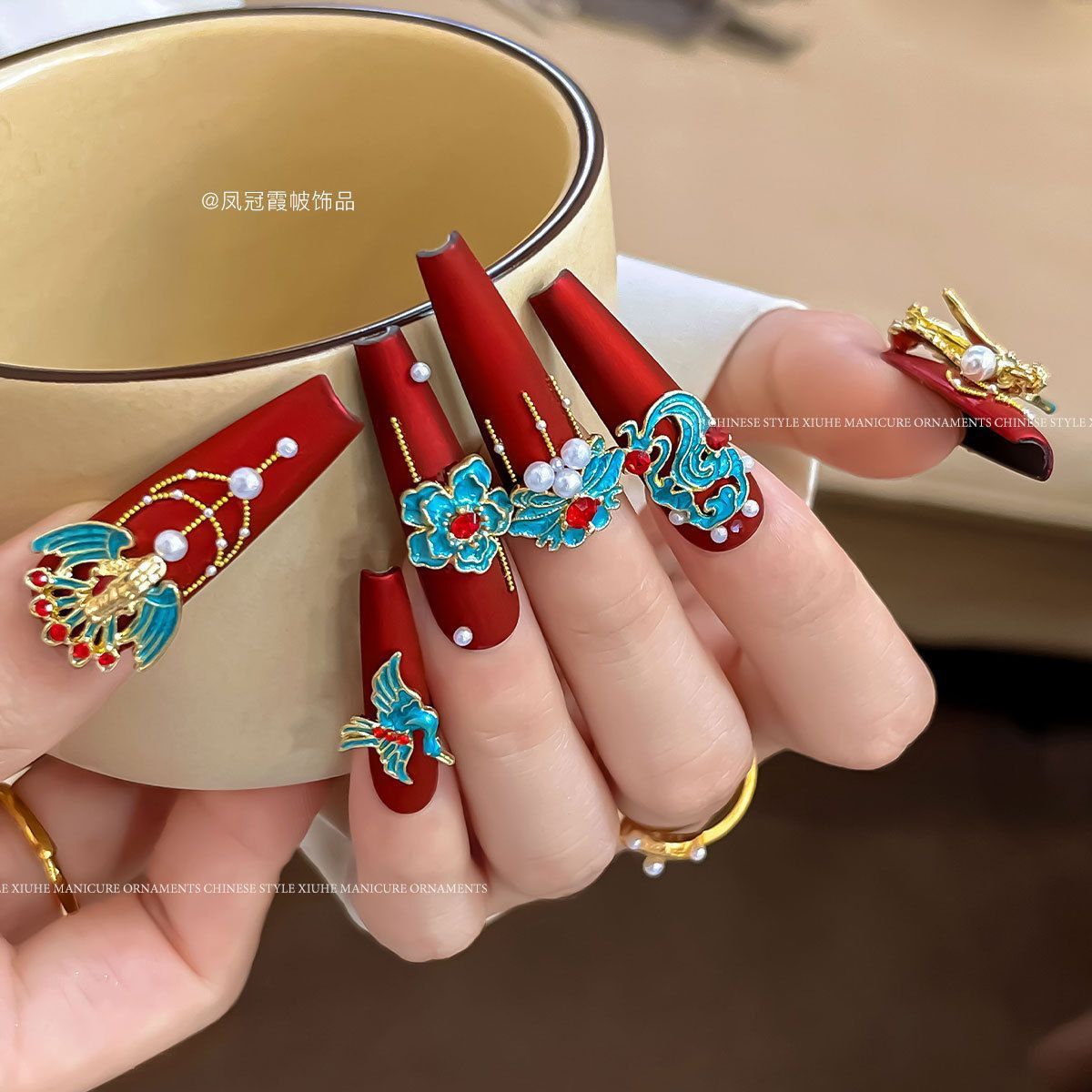 2025新中式凤冠霞帔美甲饰品国风红色秀禾婚甲合金穿戴甲指甲配饰 - 图2