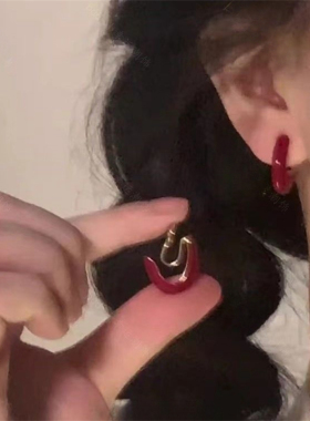 满满的复古感~新中式安哥拉红色耳夹无耳洞小众设计感港风耳饰女