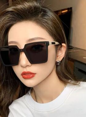 新款方形墨镜女士韩版潮流圆脸显瘦开车专用防紫外线黑色太阳眼镜