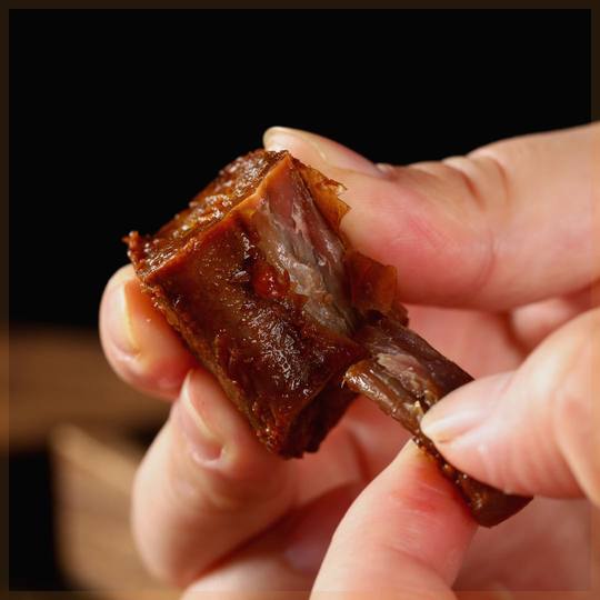 随便一口烤脖嘿鸭风味老卤味肉食休闲食品零小吃美味好吃麻辣