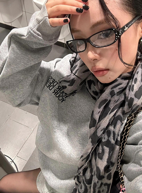 2025新款美式复古辣妹风灰色豹纹丝巾女系脖高级感长条纱巾围巾秋