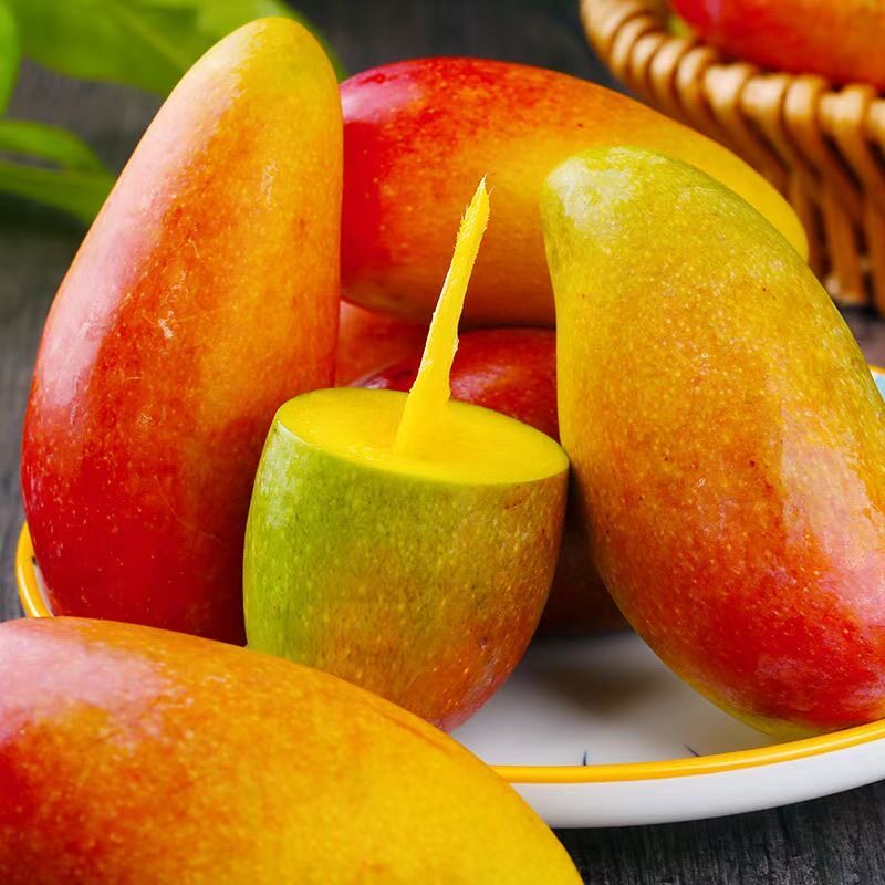 海南贵妃芒果应季新鲜水果孕妇甜心芒辣椒芒果整箱批发热带香蕉