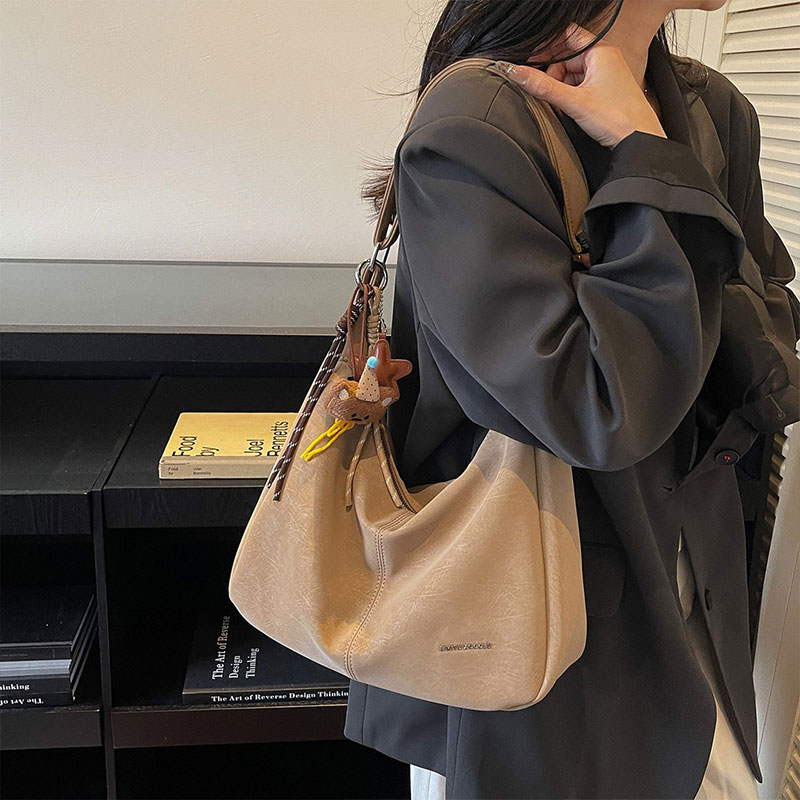 Ibrahimovic Bag Women's 2025 New Simple Shoulder Crossbody Bag Large Capacity Commuting Versatile Tote Bag