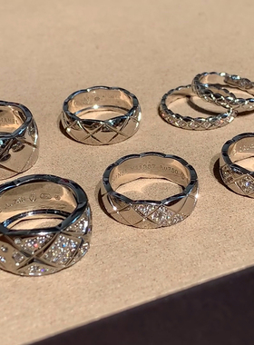 高级感小香风CNC版本V金菱格纹素圈食指中指戒指女轻奢不掉色指环