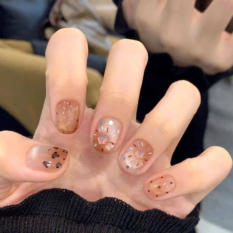 秋冬短款豹纹猫眼穿戴甲豆豆甲显白爆款美甲贴片指甲新年黑皮磨砂,淘宝优惠券,粉丝福利购,淘宝优惠卷