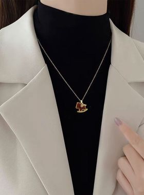 2026秋冬新款安可拉红小马吊坠毛衣链时尚气质本命年马年项链耳环