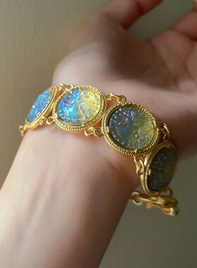 vintage中古宫廷风人鱼姬浮雕手镯新款幻彩独特手环气质重工独特