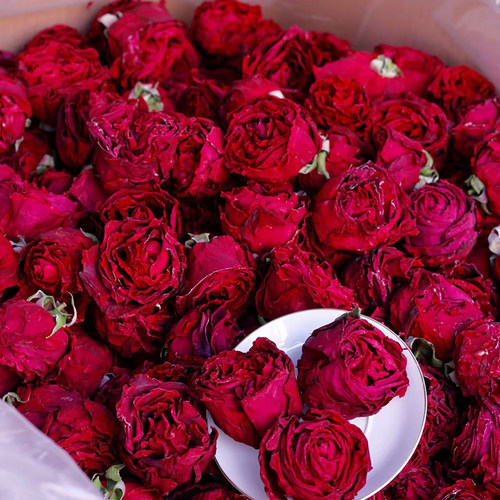 一朵一杯云南墨红玫瑰花茶冲泡水喝精美罐装独朵大玫瑰花花香甘甜 - 图0