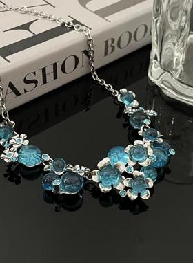 蓝色水钻花朵项链女2025新款轻奢时尚百搭小众高级感锁骨链配饰品