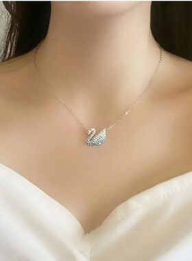 经典款黑天鹅水晶渐变吊坠项链小天鹅锁骨链不掉色送女友饰品礼物