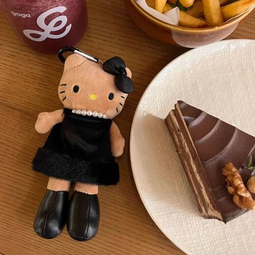 日本黑皮长腿小香风包包挂件hellokitty书包挂饰公仔毛绒女生玩偶 - 图1