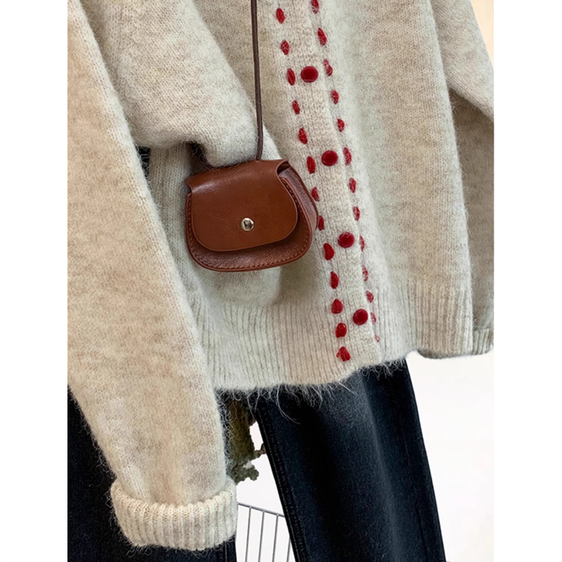 软糯加厚圆领毛衣女秋冬2025新款设计感慵懒大码内搭针织开衫上衣 - 图2