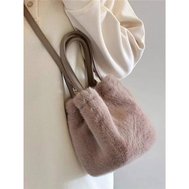包包女2023新款秋冬毛绒包小众毛毛包手提水桶包毛茸茸单肩斜挎包,淘宝优惠券,粉丝福利购,淘宝优惠卷