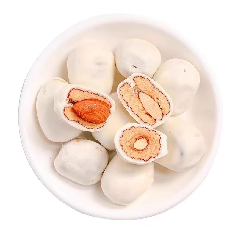 新疆特产网红奶枣扁桃仁夹心零食小吃奶酪枣去核休闲零食