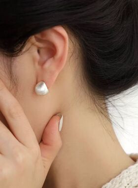 义梦气质港风复古金属耳环女高级感几何素圈耳扣百搭夸张通勤耳饰