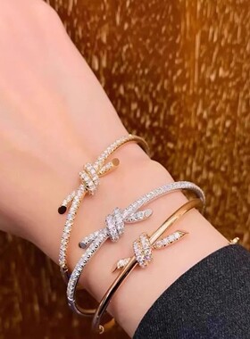 扭结手镯X结缘系一生满钻18k玫瑰金女叠戴轻奢简约不掉色镯子手环