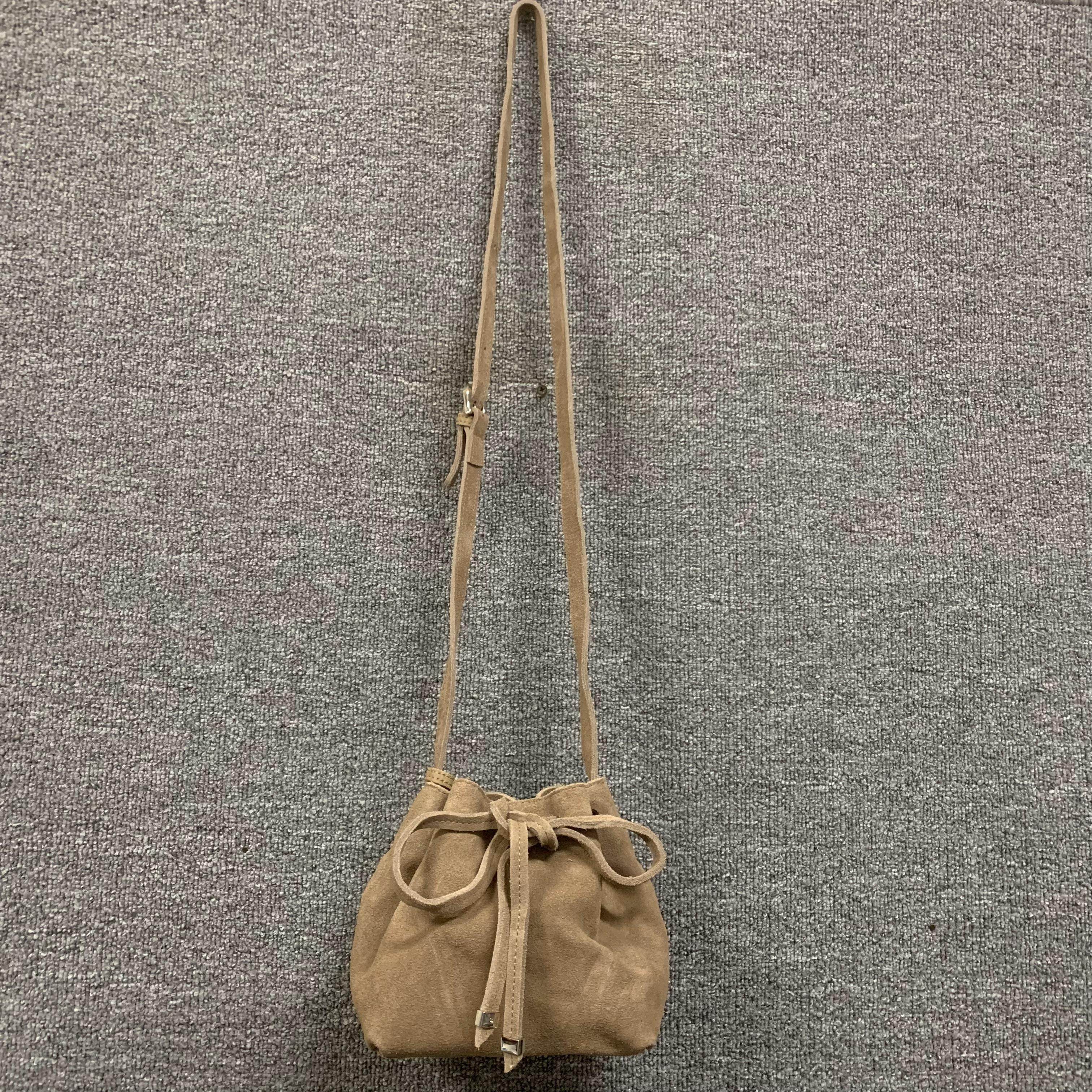 秋冬必买!!小众韩版百搭尾货处理真皮女包磨砂牛皮单肩斜跨水桶包,淘宝优惠券,粉丝福利购,淘宝优惠卷