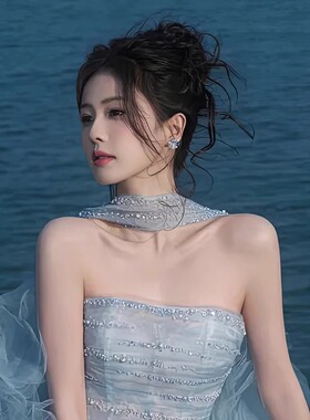 2026新款独特蓝色锆石耳环女时尚气质耳钉设计感小众耳饰精致绝美
