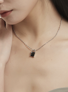 little joys黑锁吊坠长项链小众ins原创设计时尚简约高级感锁骨链