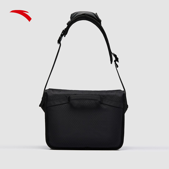 安踏斜挎包男女同款时尚户外通勤包休闲轻便百搭单肩包