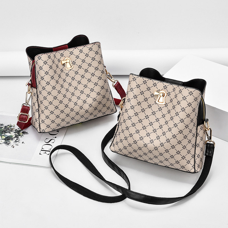 珍沃2020印花抖音同款潮水桶包 珍沃女士包袋